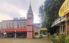 Hotel Container Inn Puncak Mitra Reddoorz